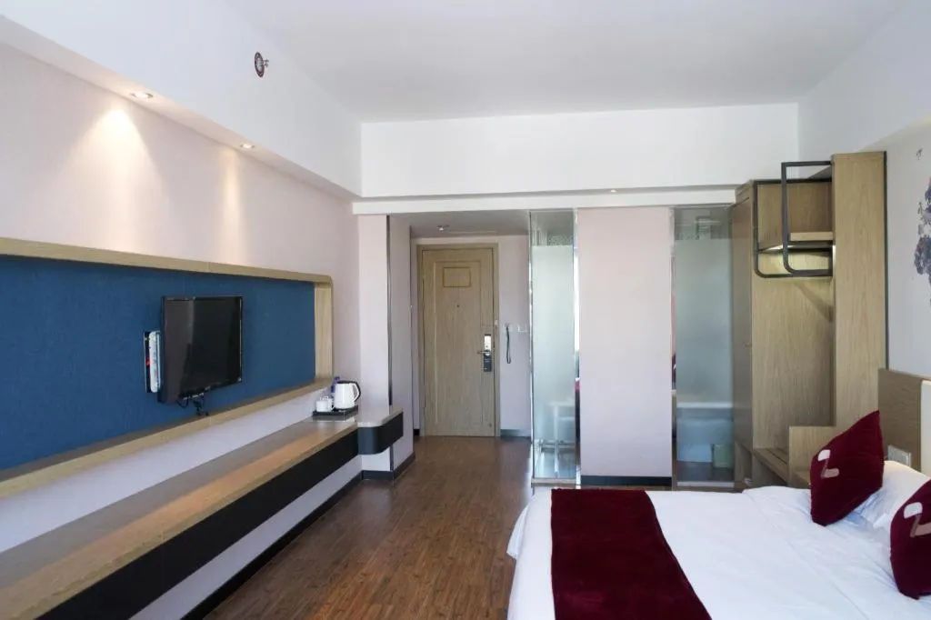 Bed in Grand Nest Hotel (Tang Jia Wan Beach)