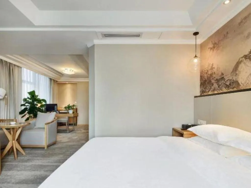 Bed in Chongqing Tianyou Hotel