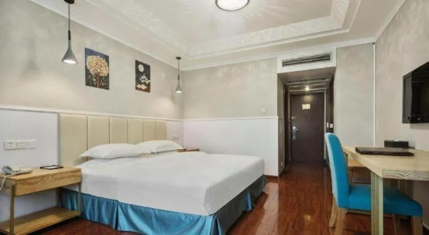 Bed in Chongqing Tianyou Hotel