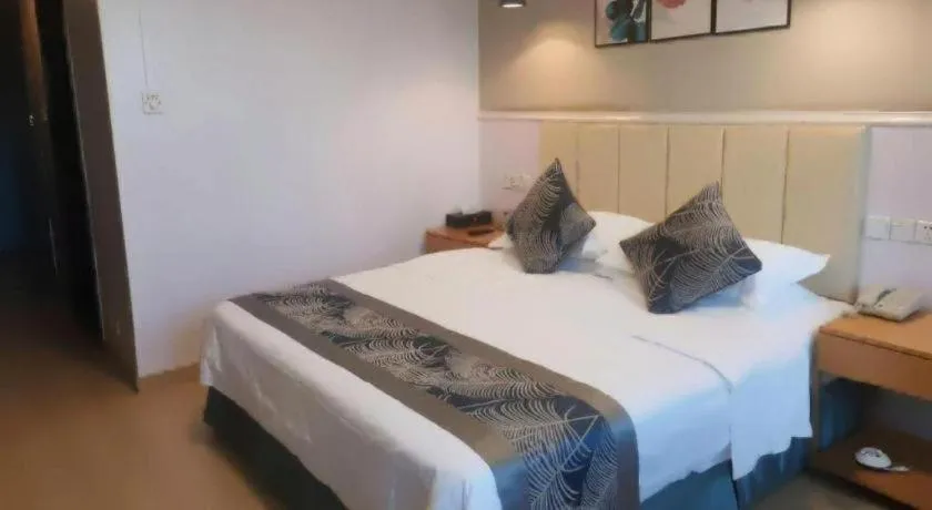 Bed in Chongqing Tianyou Hotel