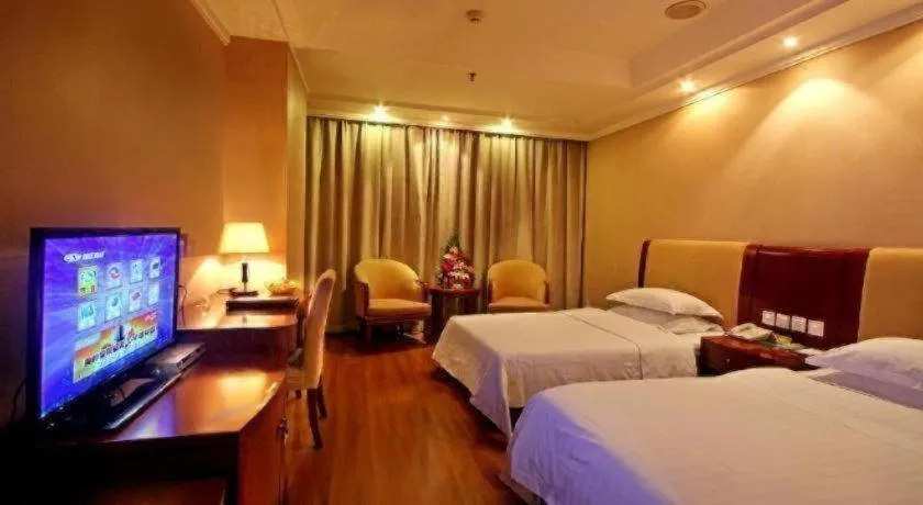 Bed in Chongqing Tianyou Hotel