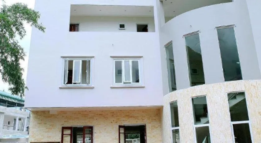 Ngoc Bach Hotel