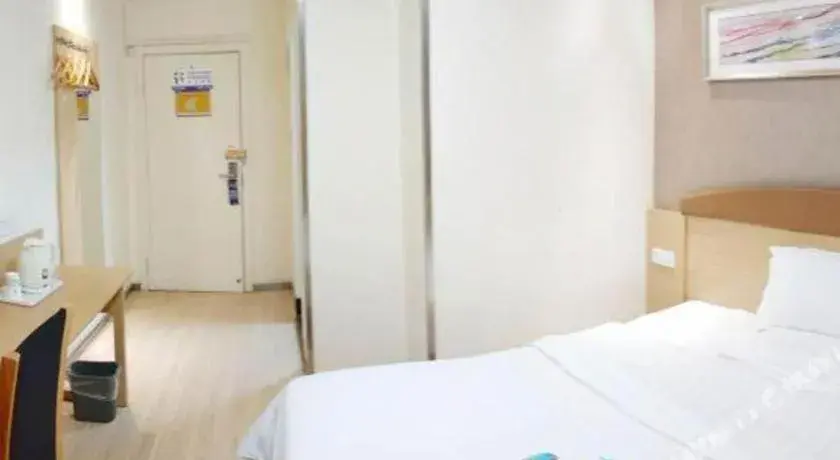 Bed in 7 Days Inn Chongqing Nanping Wanda Plaza Exhibition Center Bed in 7 Days Inn Chongqing Nanping Wanda Plaza Exhibition Center
