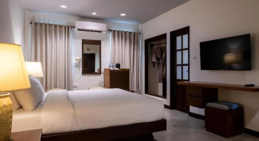 Bed in Rose Bay Resort