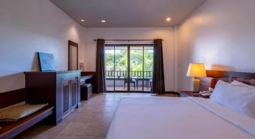 Bed in Rose Bay Resort