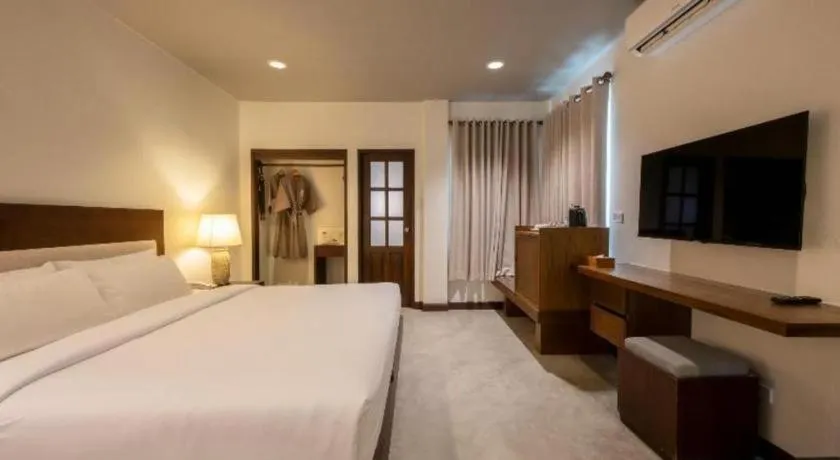 Bed in Rose Bay Resort