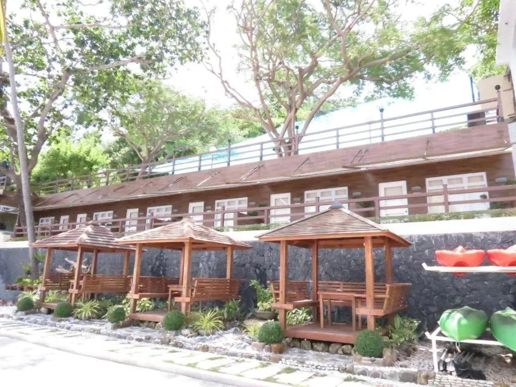 Anilao Awari Bay Resort