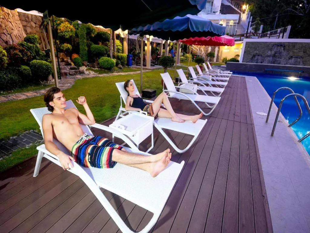 Anilao Awari Bay Resort