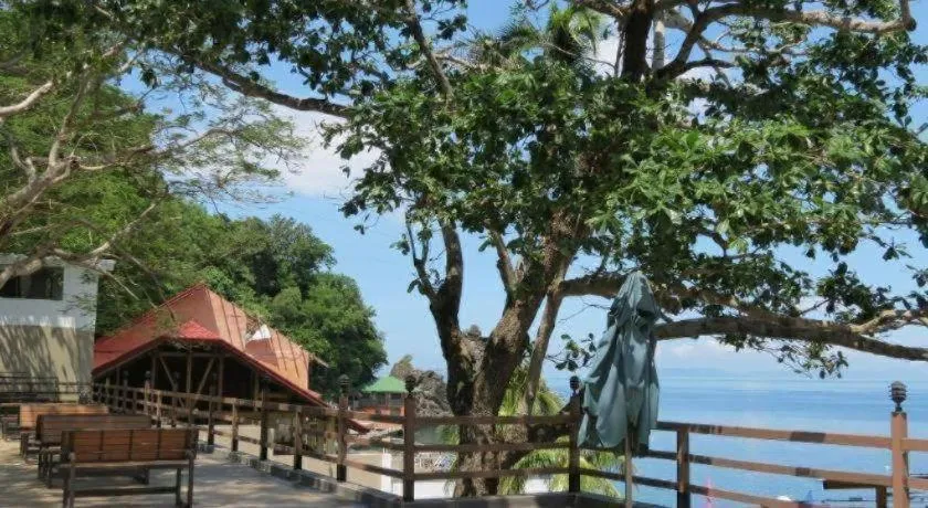 Anilao Awari Bay Resort