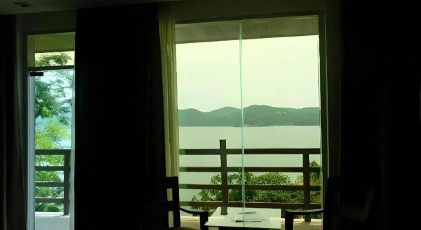 Anilao Awari Bay Resort