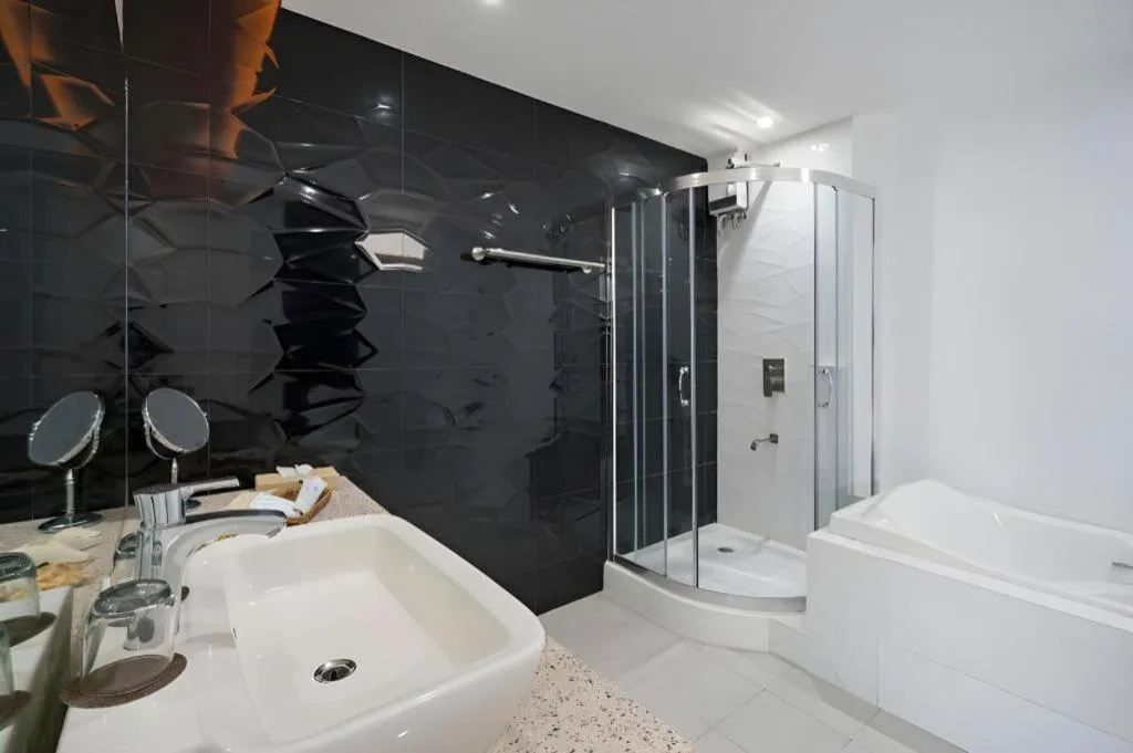 Anilao Awari Bay Resort