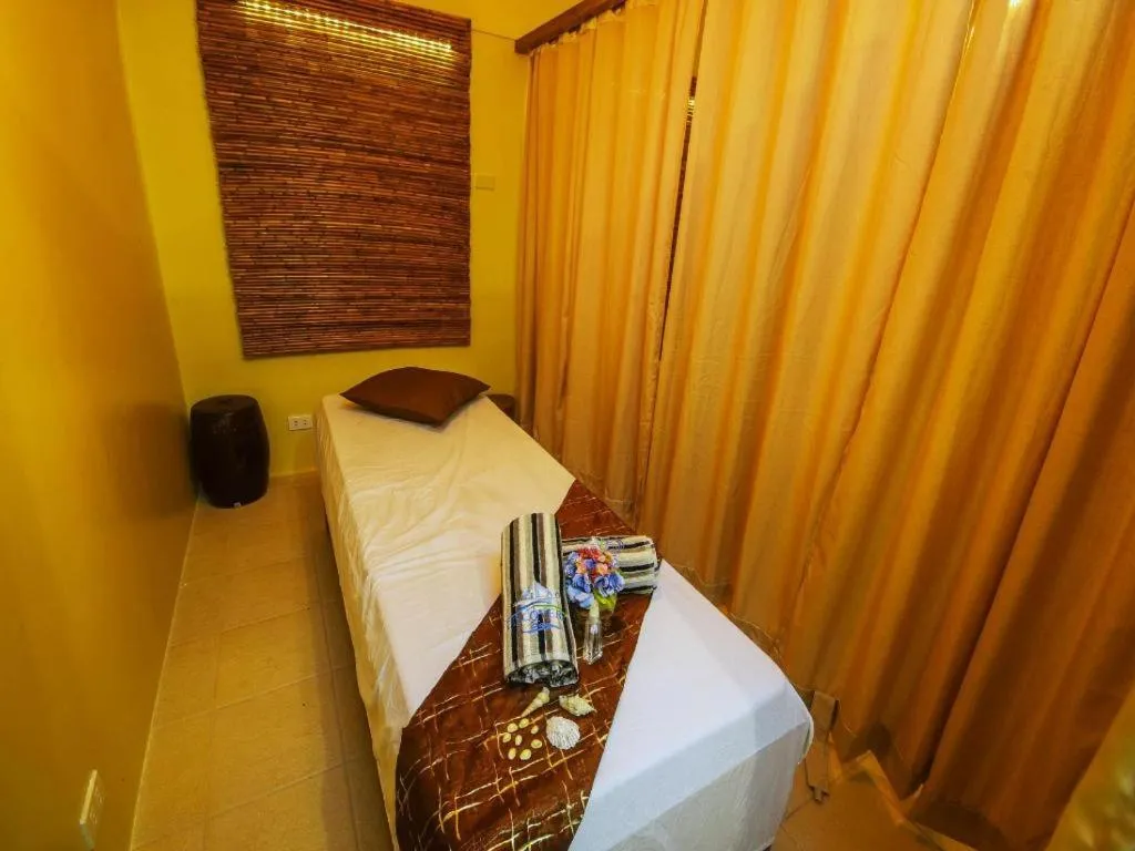 Anilao Awari Bay Resort