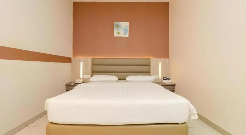 Bed in Lovina Inn Hotel Batam