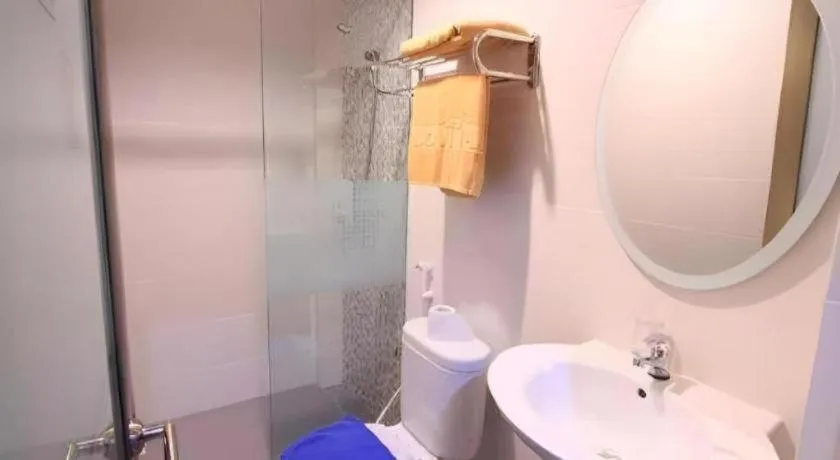 Lovina Inn Hotel Batam
