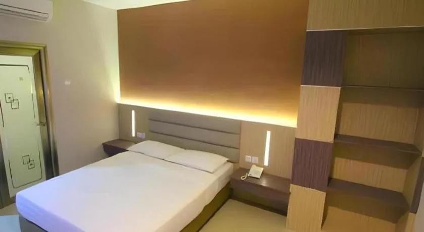 Bed in Lovina Inn Hotel Batam