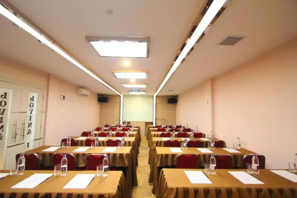 Lovina Inn Hotel Batam