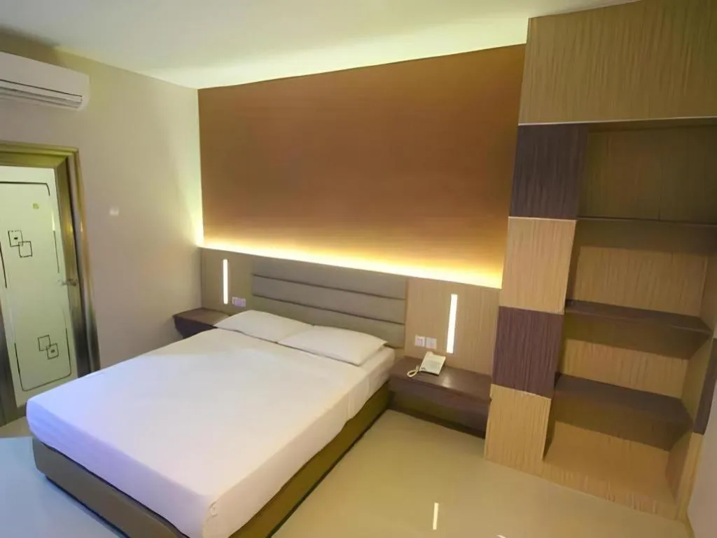 Bed in Lovina Inn Hotel Batam