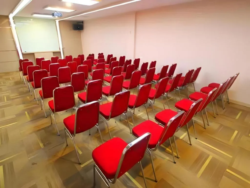 Lovina Inn Hotel Batam