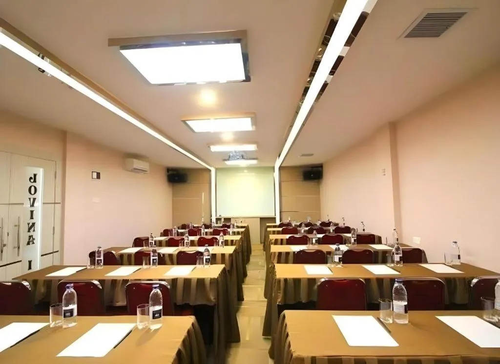 Lovina Inn Hotel Batam