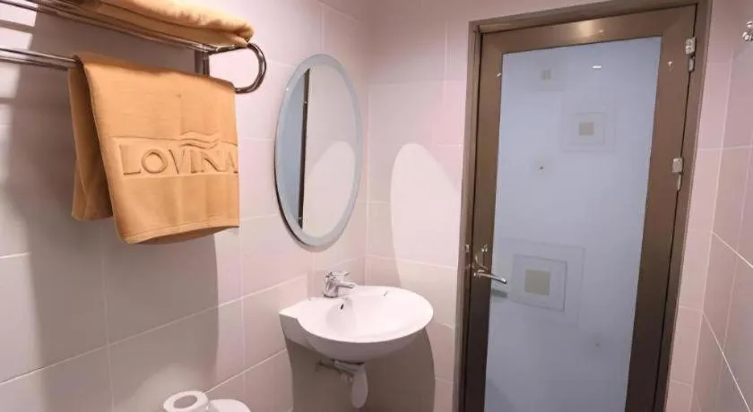 Lovina Inn Hotel Batam