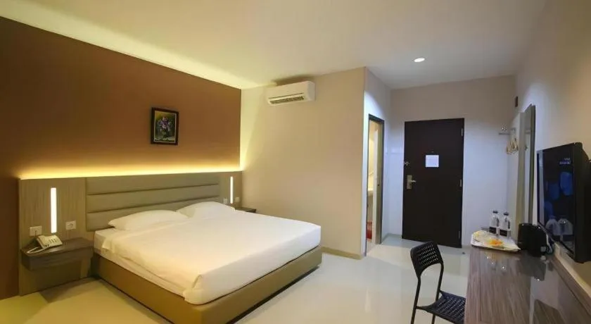 Bed in Lovina Inn Hotel Batam