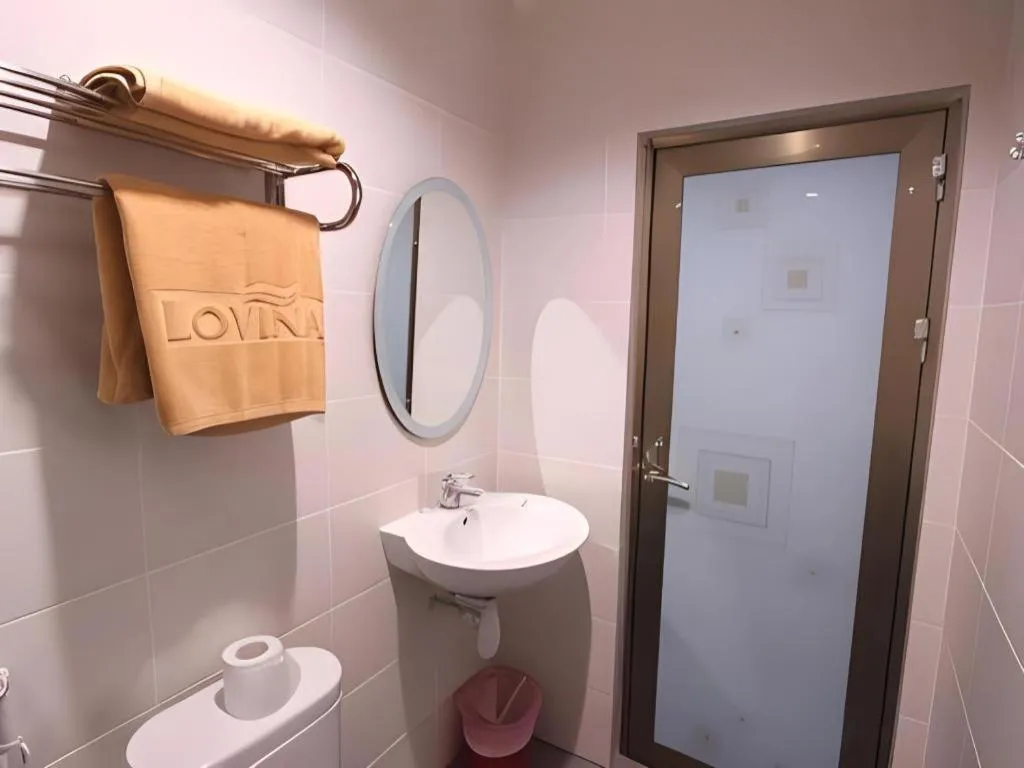 Lovina Inn Hotel Batam