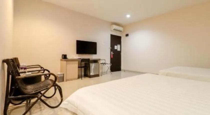 Bed in Lovina Inn Hotel Batam