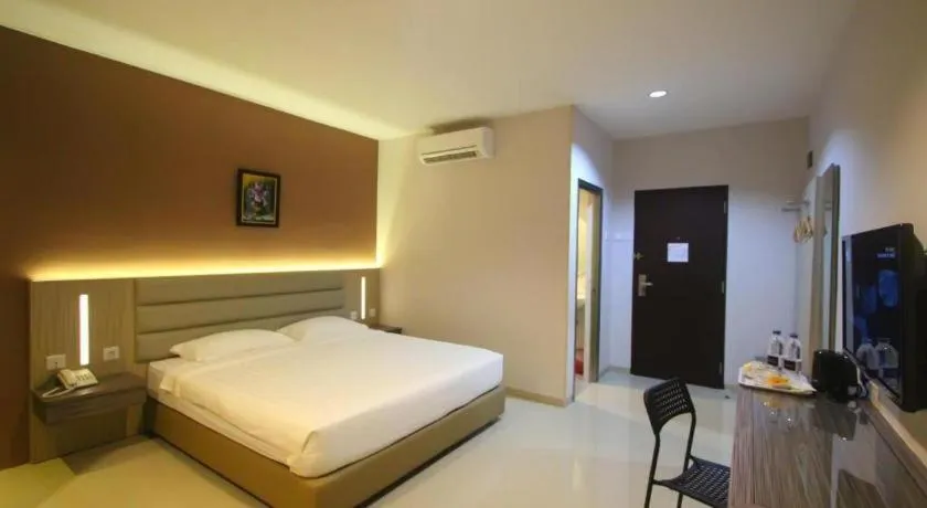 Bed in Lovina Inn Hotel Batam