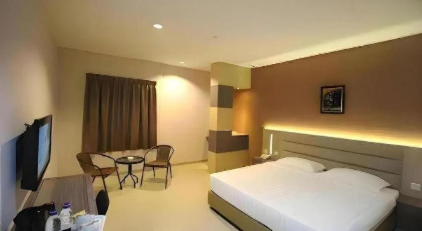 Bed in Lovina Inn Hotel Batam