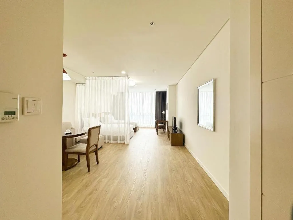 Bed in Calidas Landmark72 Royal Residence Hanoi