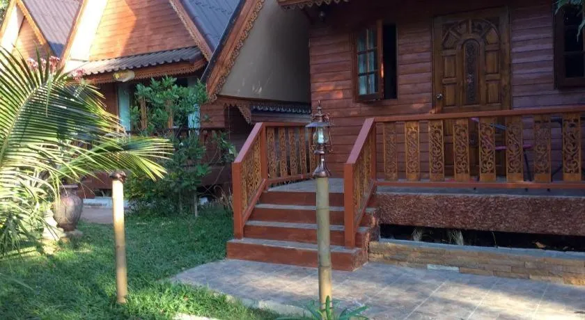 Himawari Restaurant and Cottage