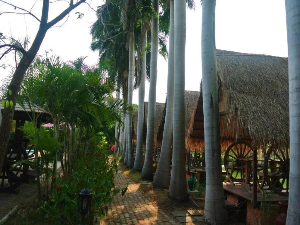 Himawari Restaurant and Cottage