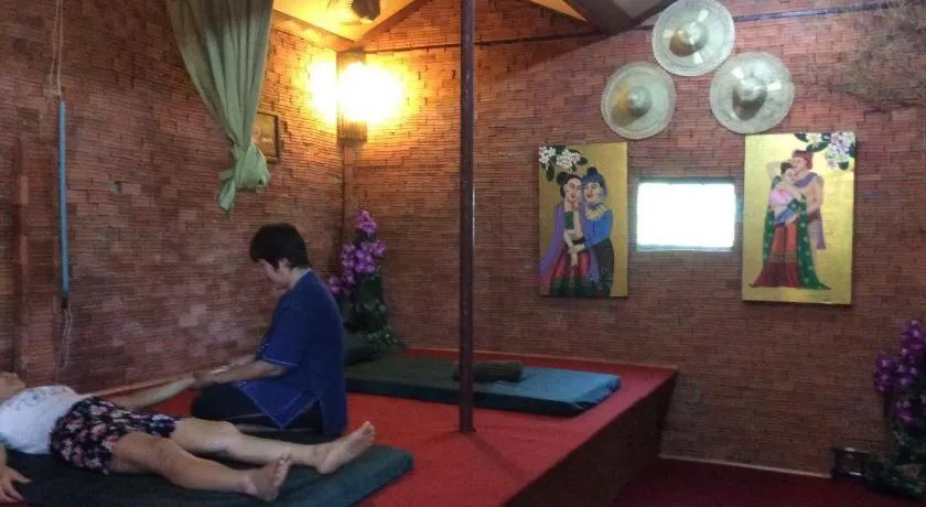 Himawari Restaurant and Cottage