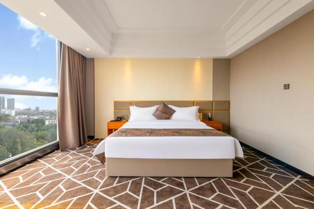 Bed in Park Lane Hotel