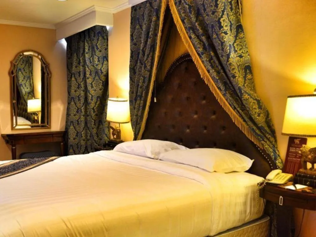 Bed in Subic Bay Venezia