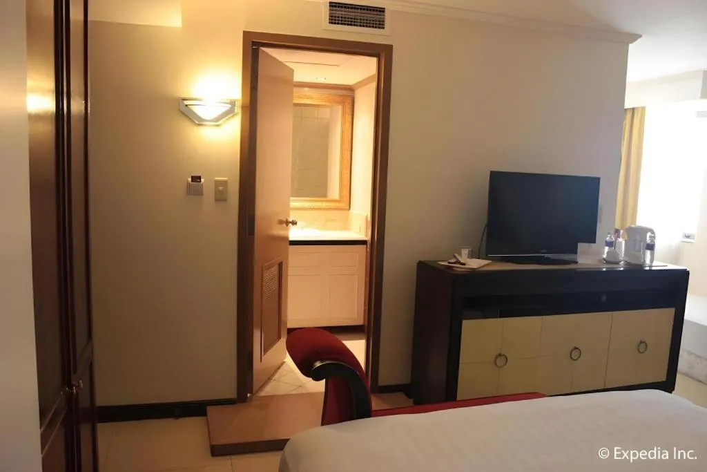 Bed in Subic Bay Venezia