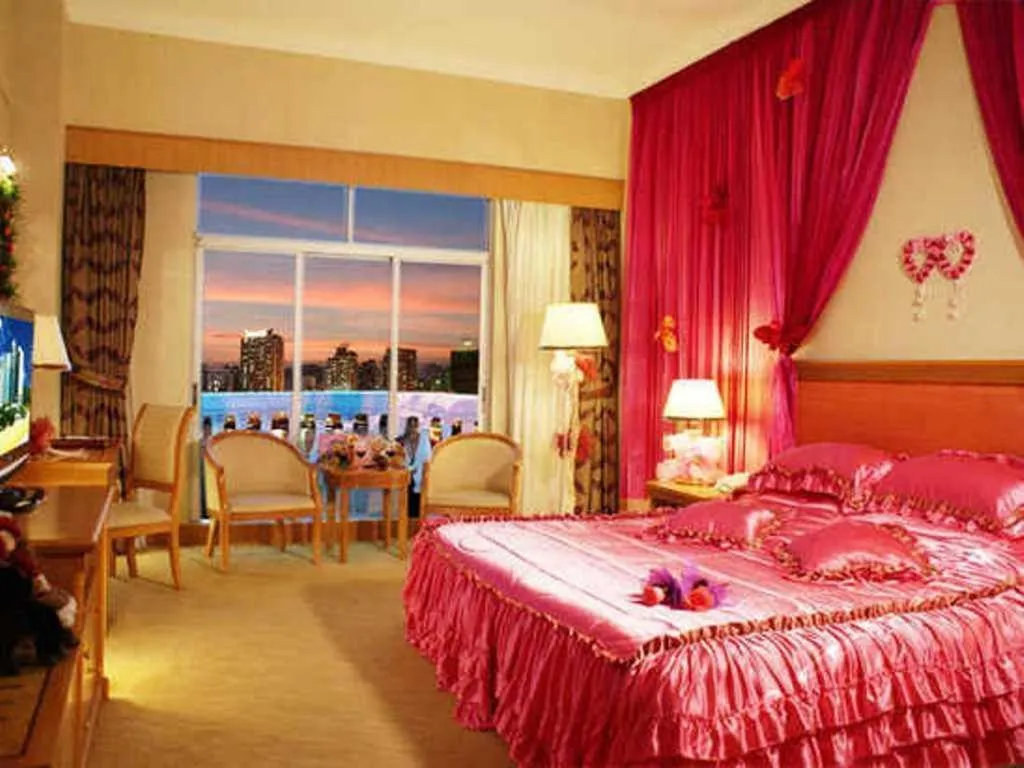 Bed in Zhuhai Dehan Hotel