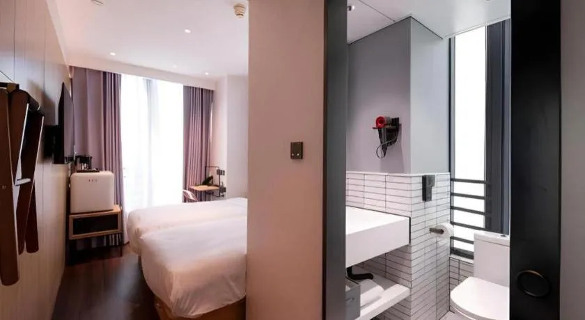 Bed in Harbour Bay Hotel