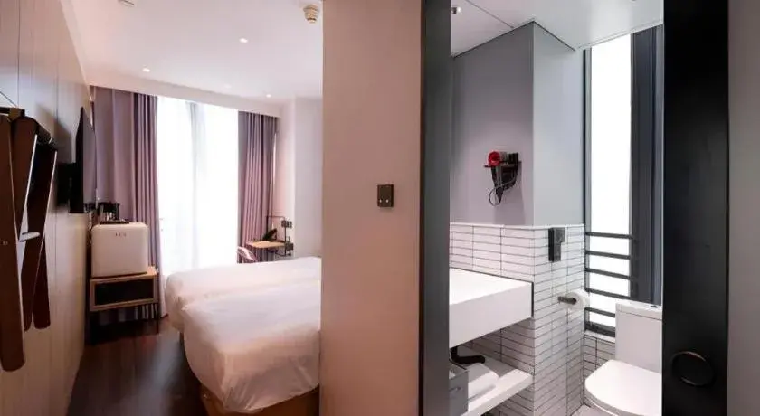 Bed in Harbour Bay Hotel Bed in Harbour Bay Hotel