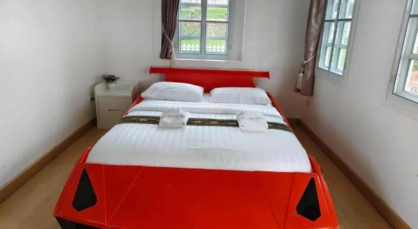 Bed in Montana Cotswolds Resort