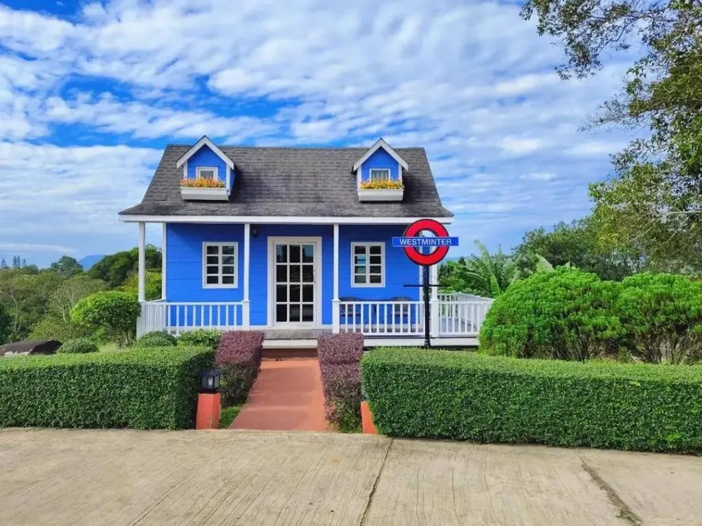 Montana Cotswolds Resort