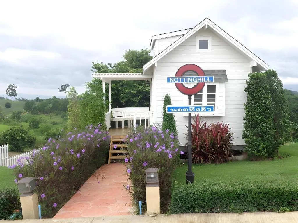 Montana Cotswolds Resort