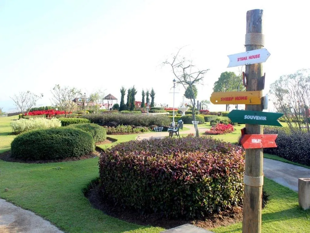 Montana Cotswolds Resort