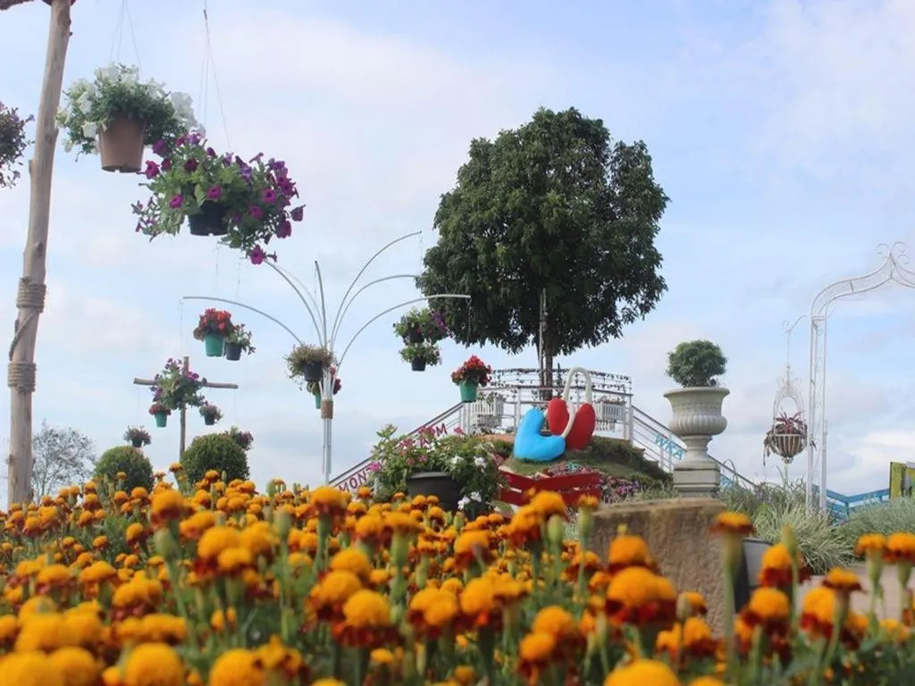 Montana Cotswolds Resort