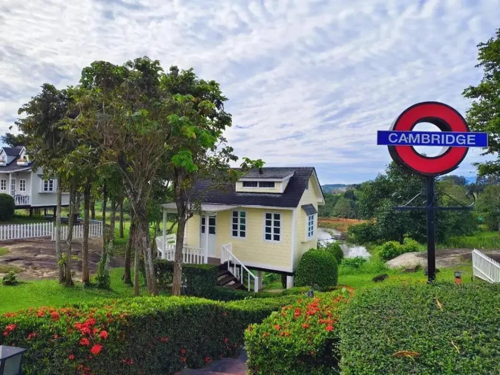 Montana Cotswolds Resort