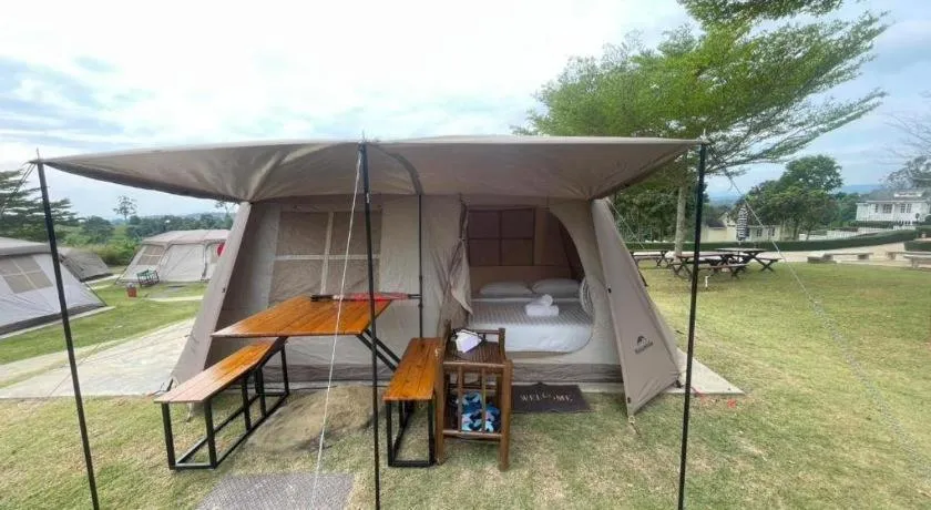 Montana Cotswolds Resort