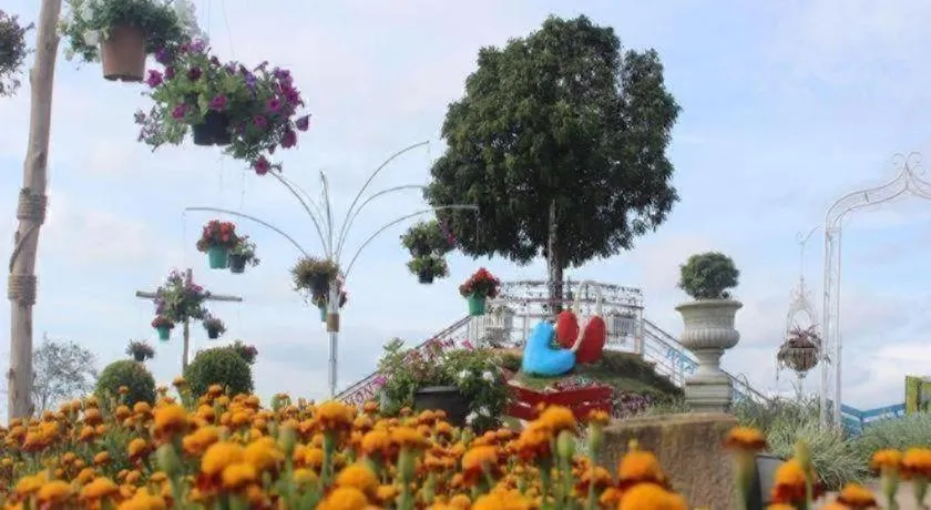 Montana Cotswolds Resort