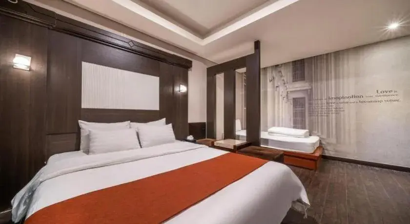 Bed in Hotel Highland Bed in Hotel Highland