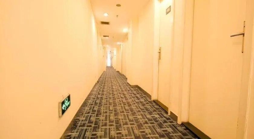 7 Days Inn Xi'an Xijing Hospital Tonghuamen Metro Station