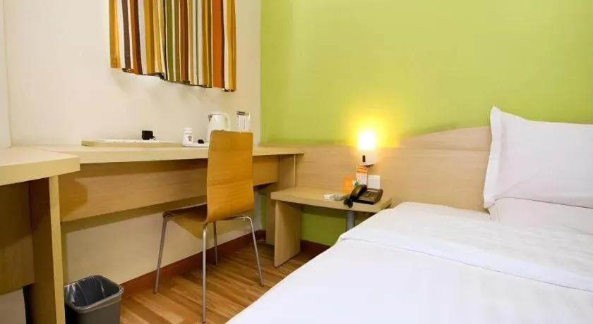 Bed in 7 Days Inn Xi'an Xijing Hospital Tonghuamen Metro Station